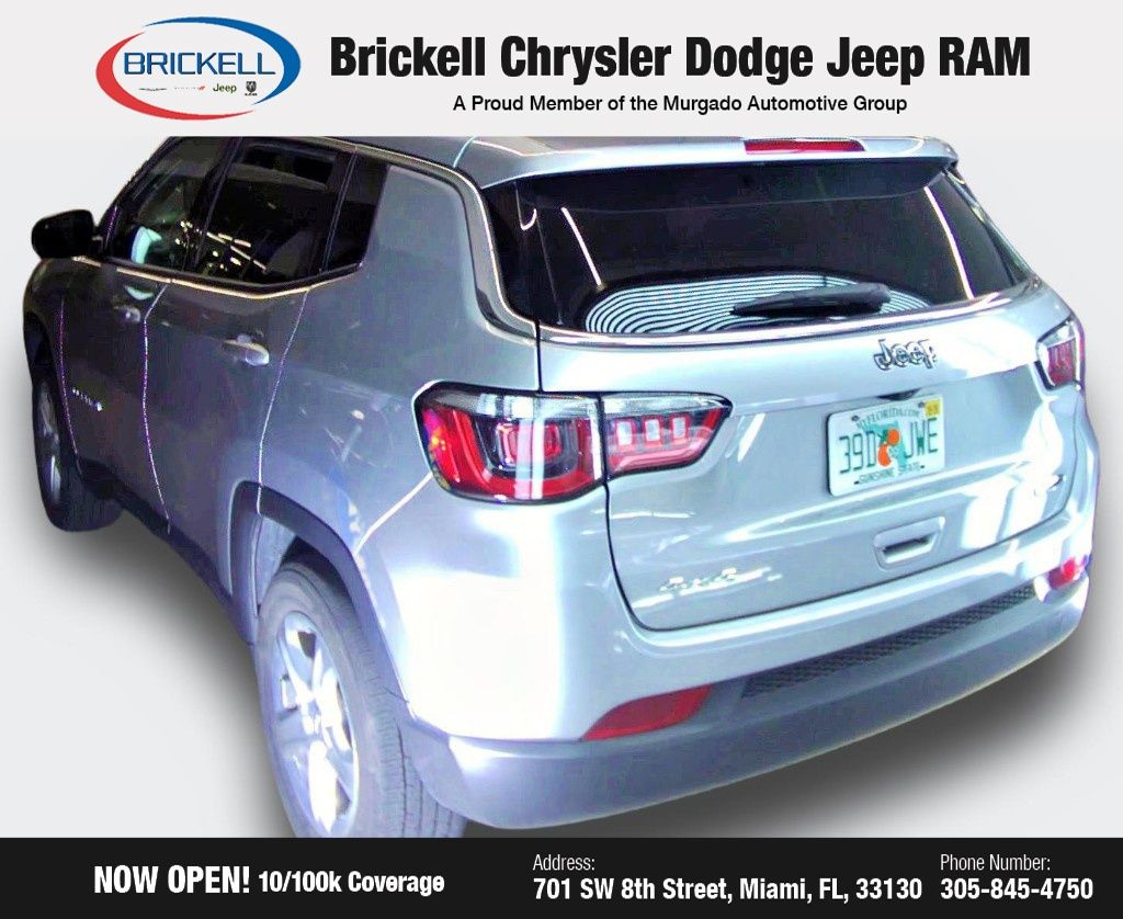 2023 Jeep Compass Latitude photo 2