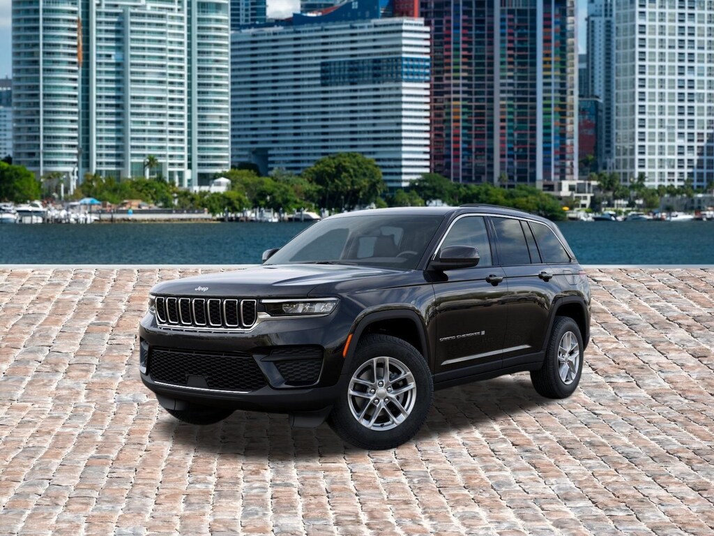 New 2026 Jeep Grand Cherokee Laredo Sport Utility