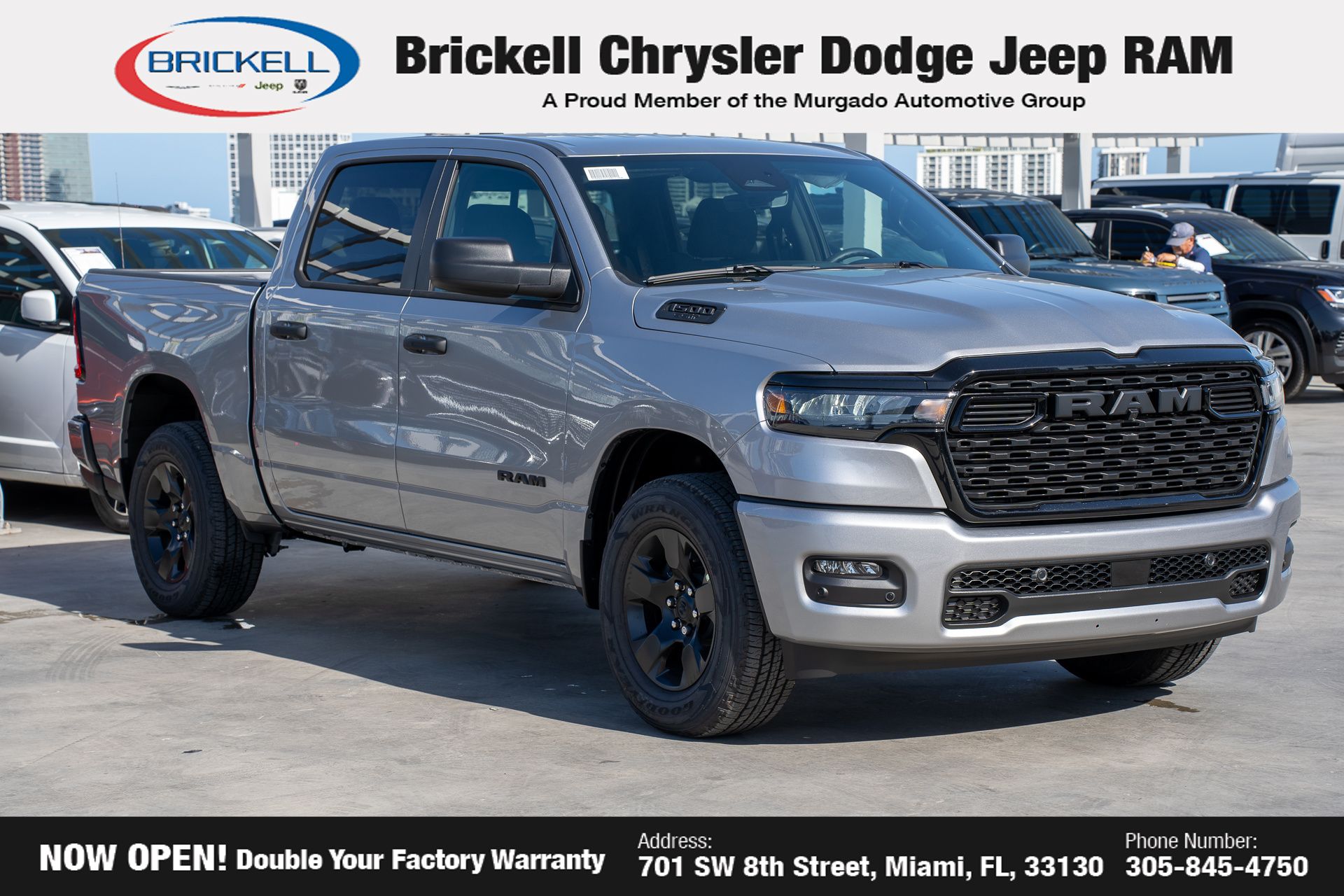 2025 Ram 1500 Tradesman photo 3
