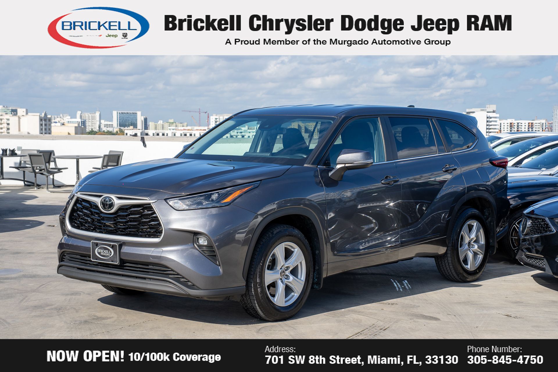 2023 Toyota Highlander LE's photo