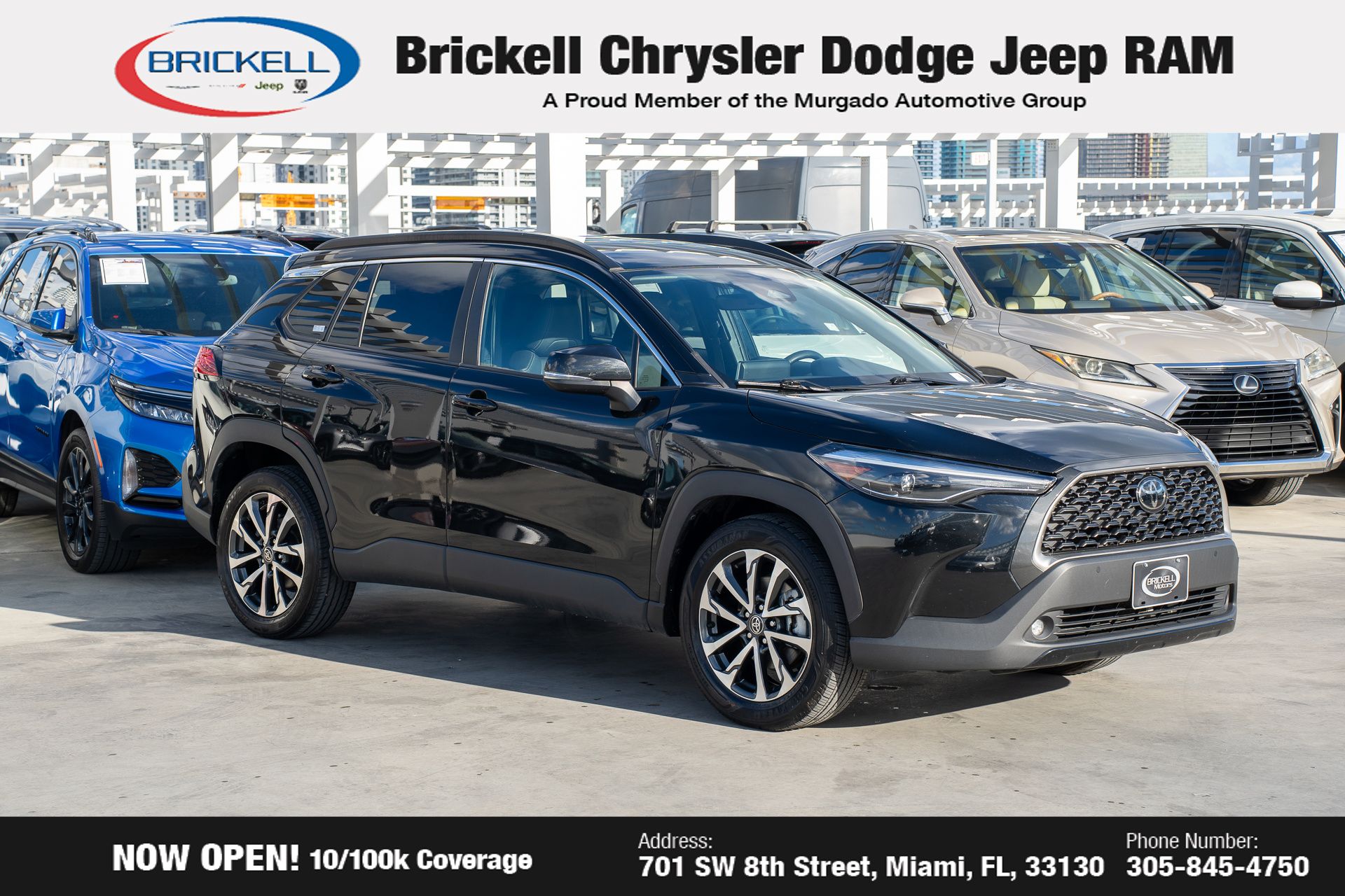 2023 Toyota Corolla Cross XLE photo 2