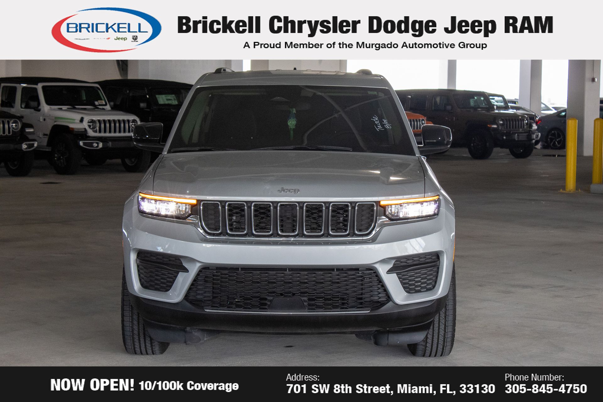 2023 Jeep Grand Cherokee Laredo photo 2