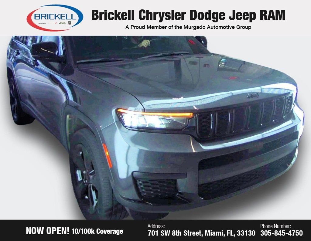 2022 Jeep Grand Cherokee Altitude photo 2