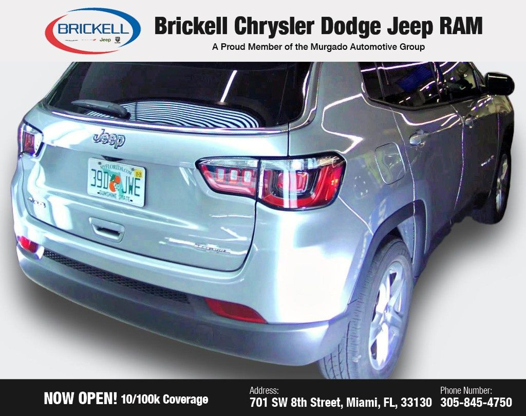 2023 Jeep Compass Latitude photo 3