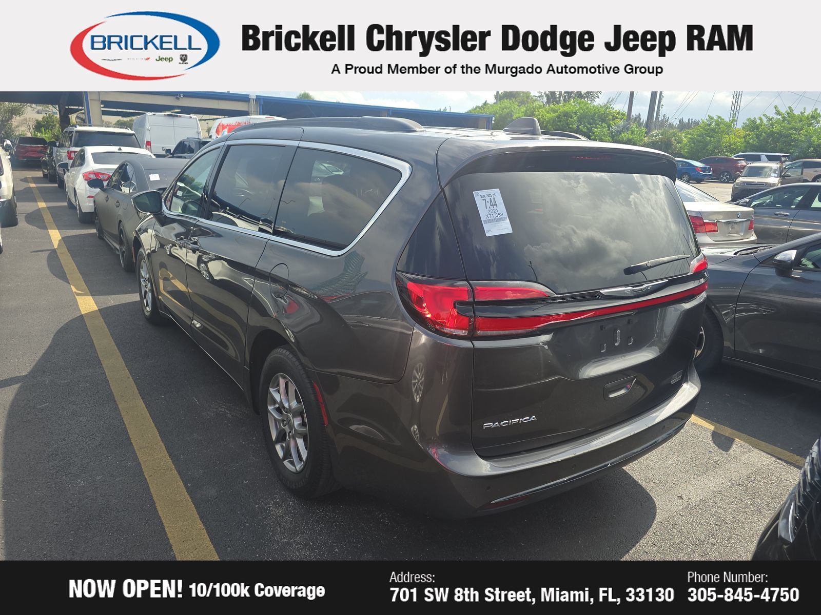 2021 Chrysler Pacifica Touring photo 3