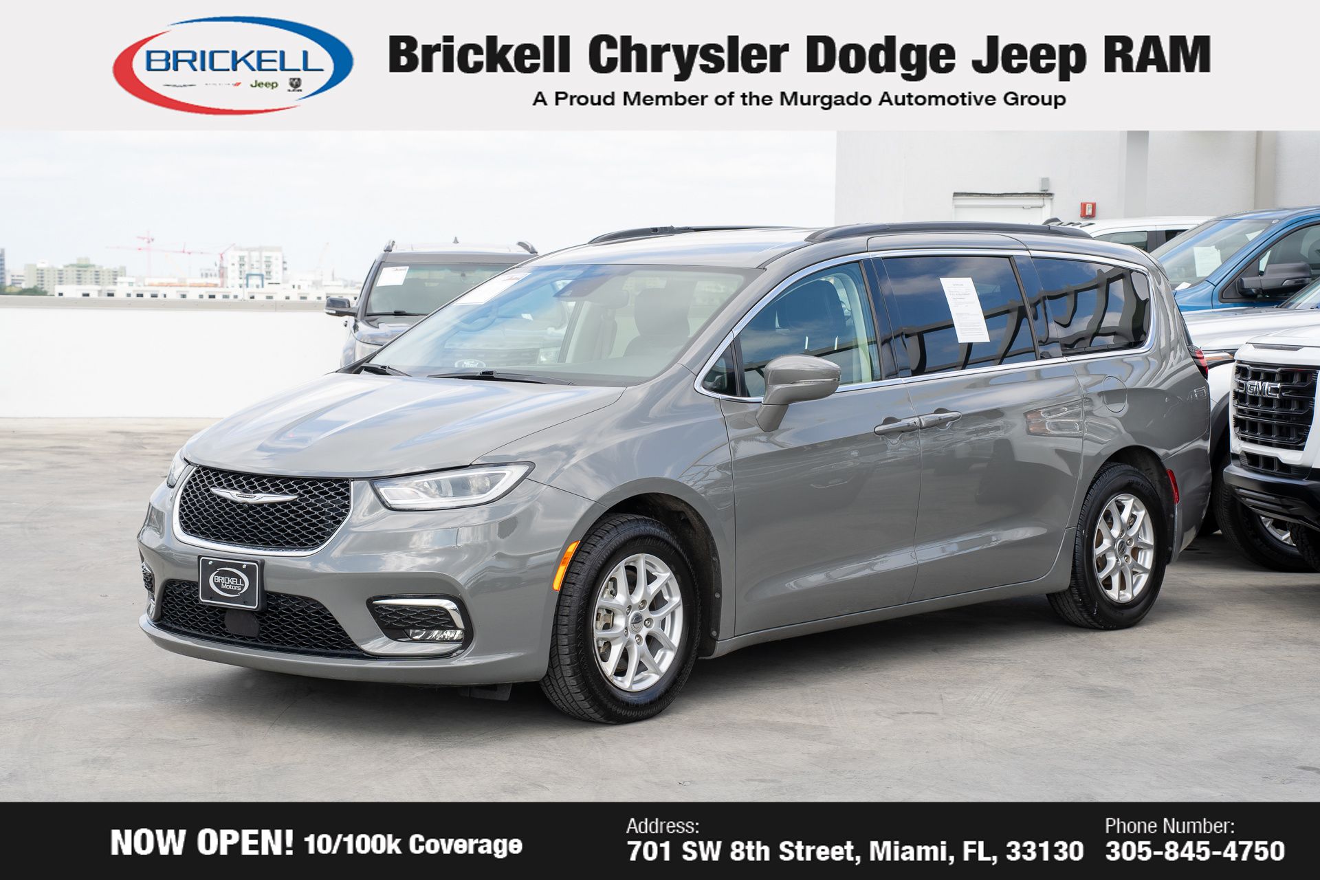 2022 Chrysler Pacifica Touring L's photo