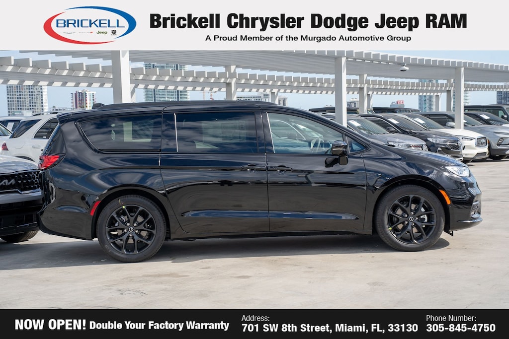 New 2026 Chrysler Pacifica Limited Passenger Van