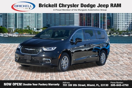 2025 Chrysler Pacifica Select Passenger Van