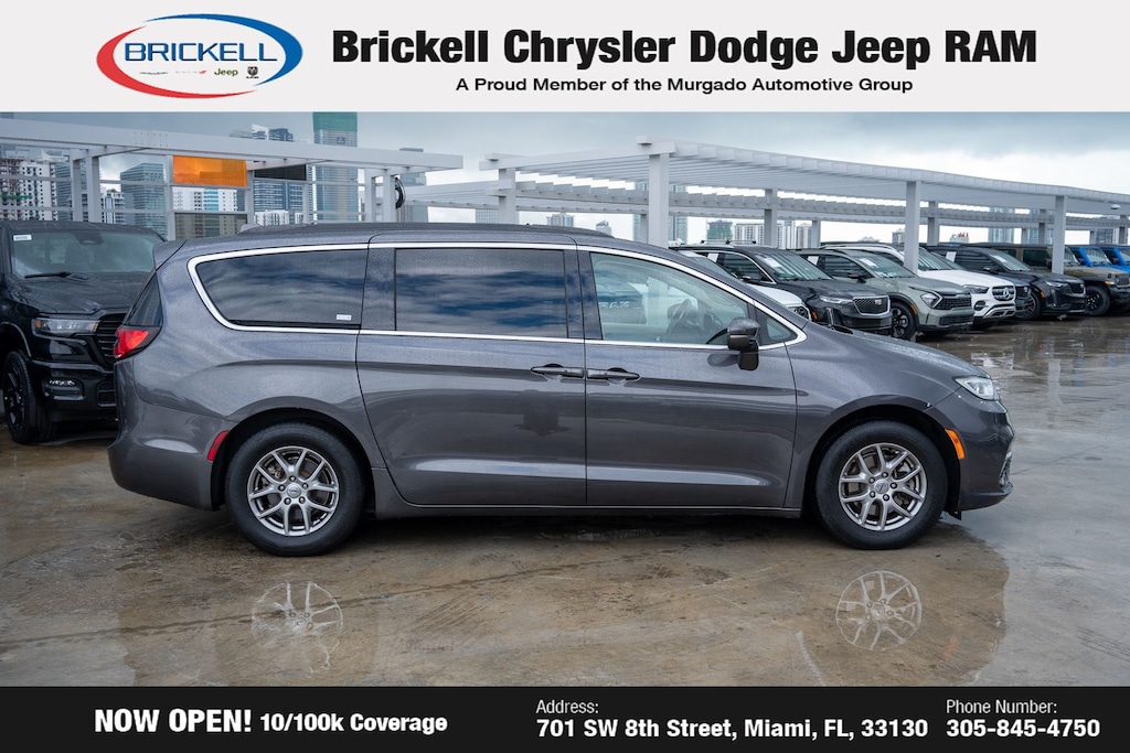 Used 2021 Chrysler Pacifica Touring Minivan/Van