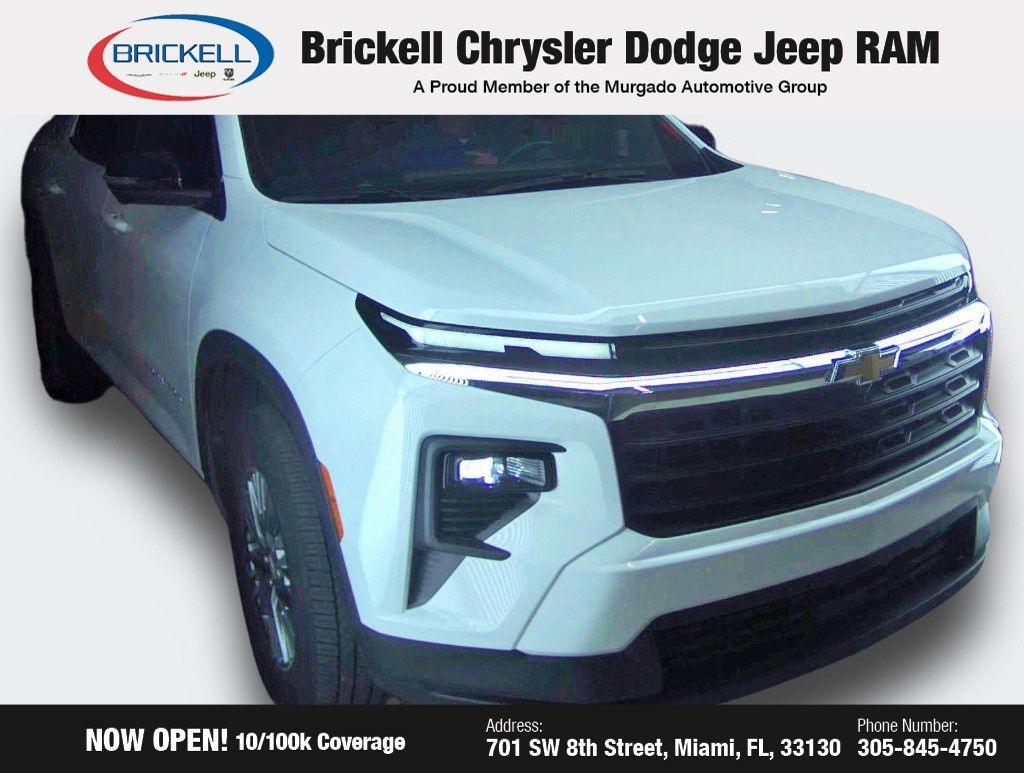 2024 Chevrolet Traverse LS photo 2