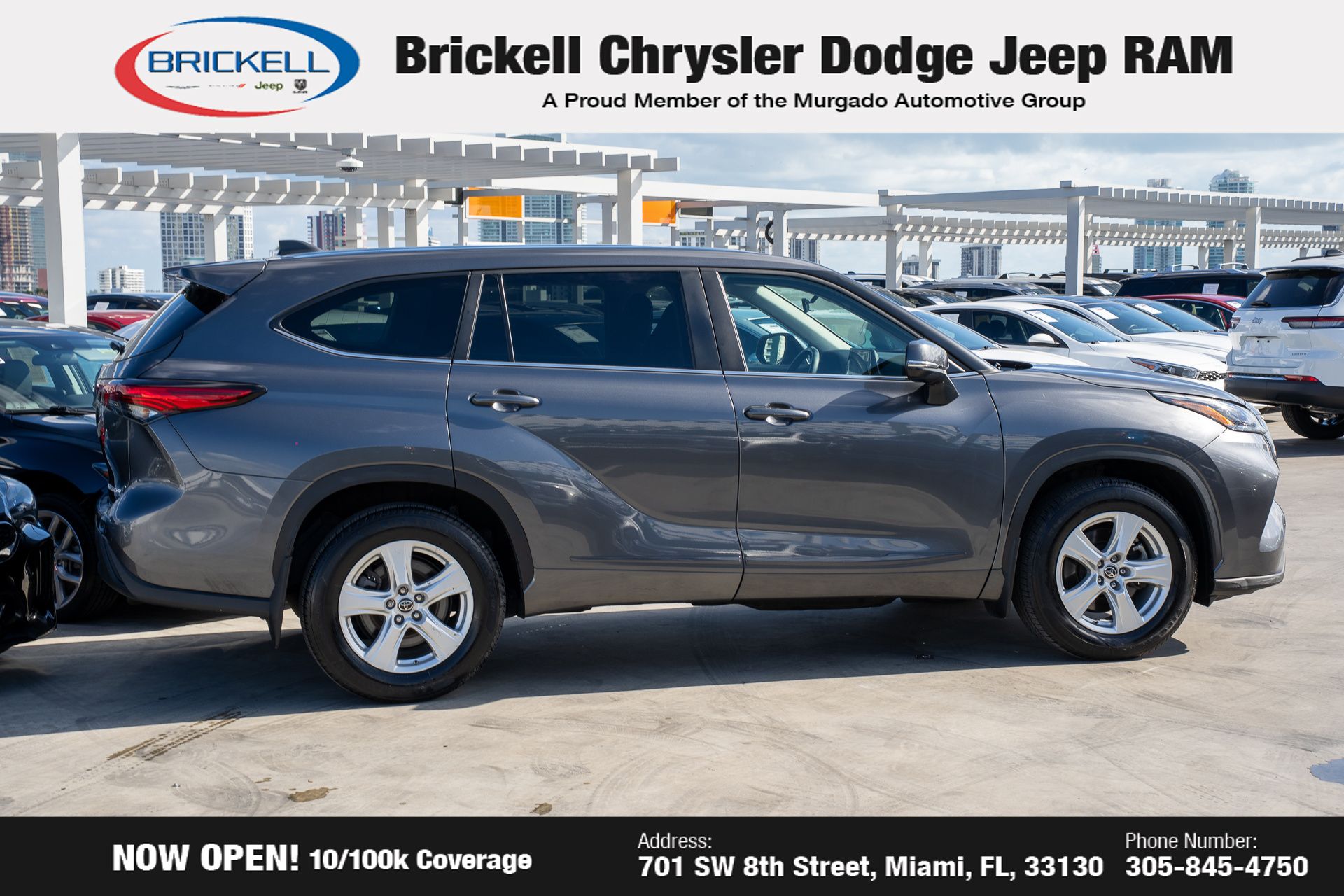 2023 Toyota Highlander LE photo 3