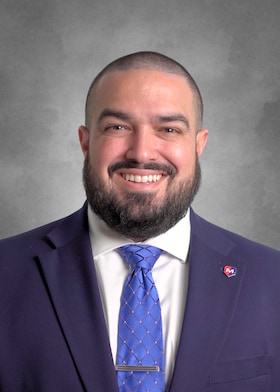 Staff member Giovanni Cisneros from ID_95284f