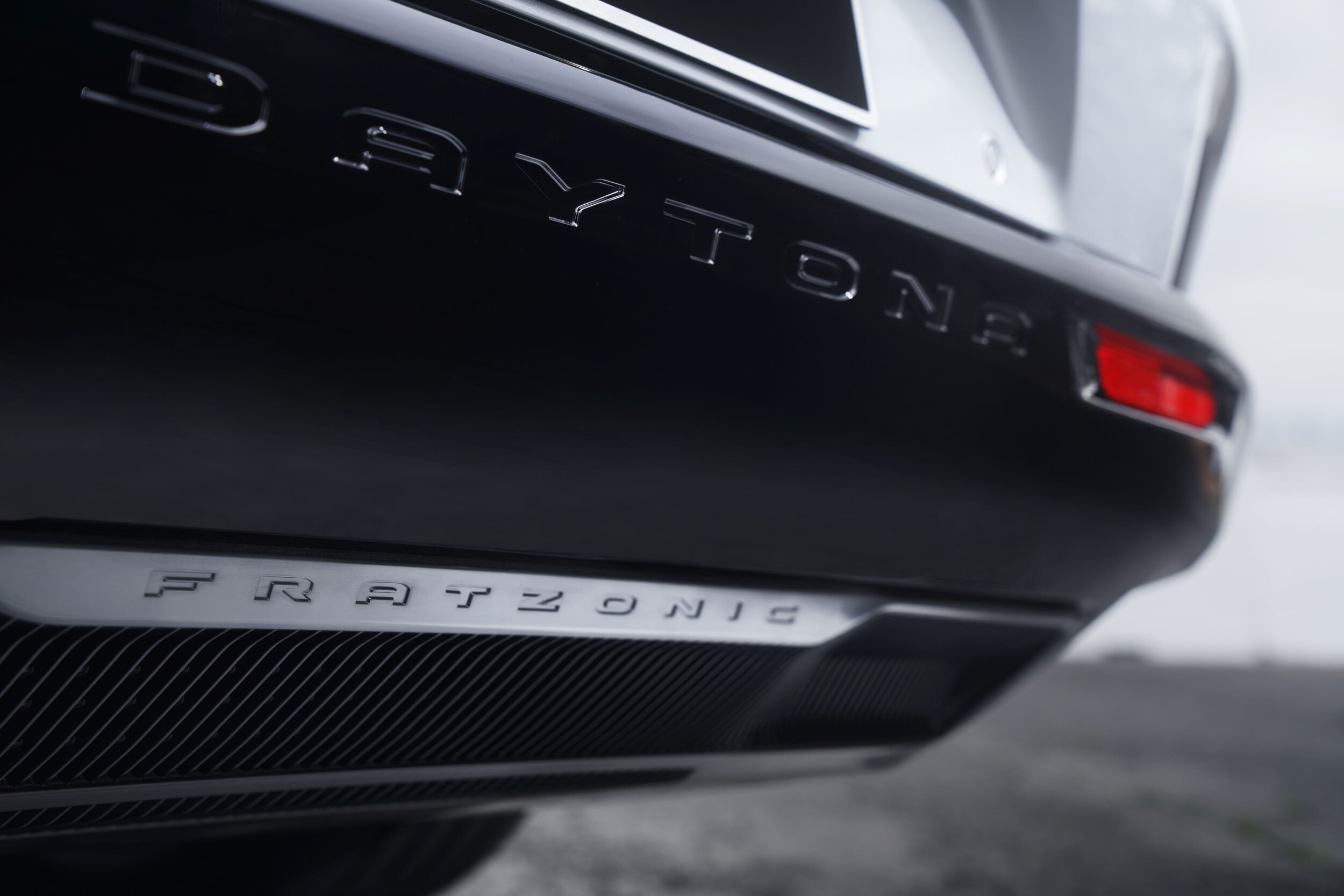 Exterior%20Fratzonic%20Exhaust%20.jpg