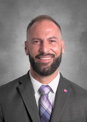 Staff member David Vega from ID_73ca57ceeb93