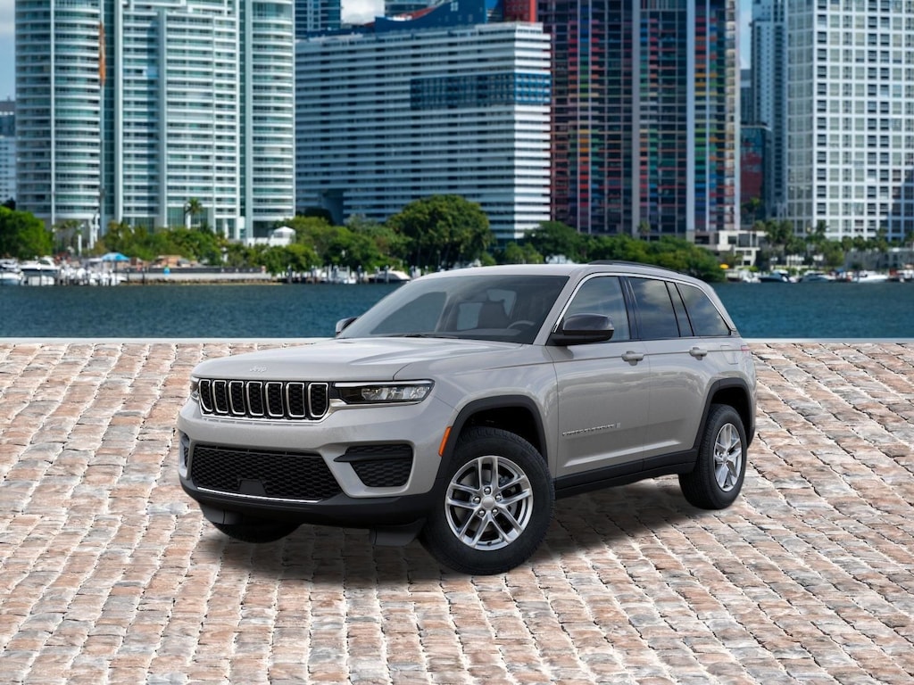 New 2026 Jeep Grand Cherokee Laredo Sport Utility