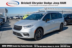 2026 Chrysler Pacifica Select Passenger Van