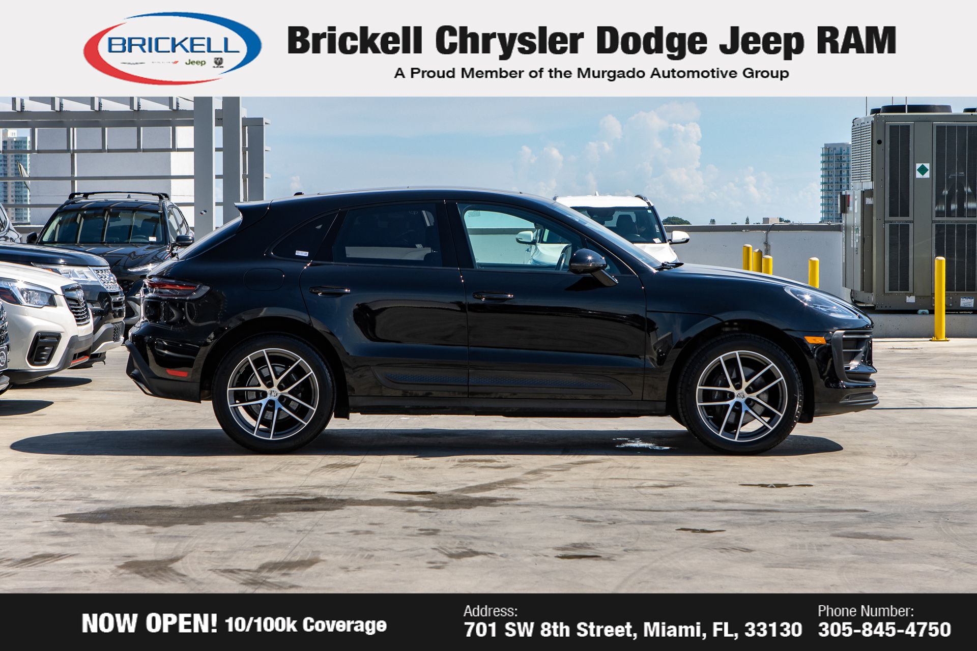 2023 Porsche Macan T photo 4