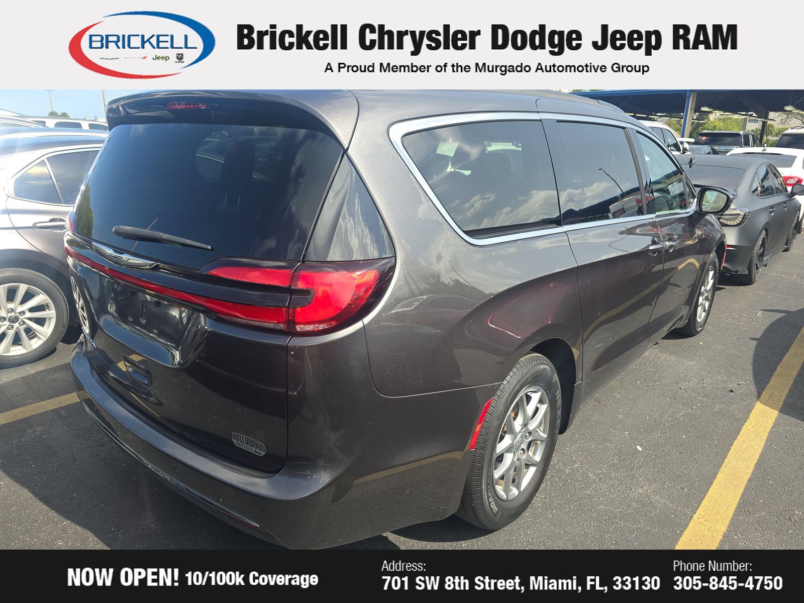 2021 Chrysler Pacifica Touring photo 2