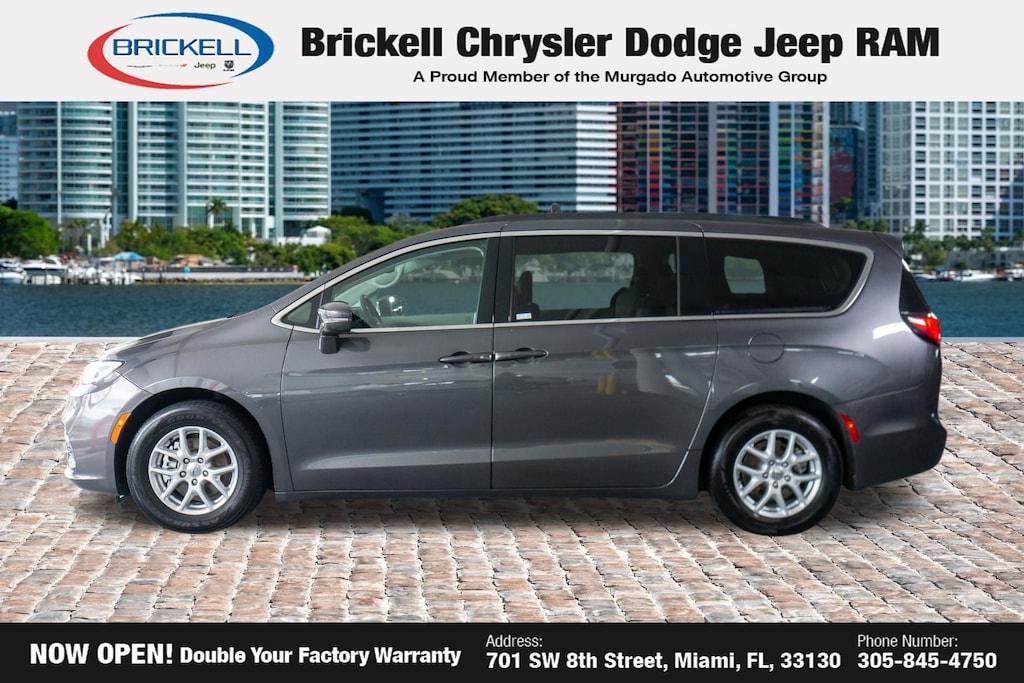 Used 2022 Chrysler Pacifica Touring L Minivan/Van