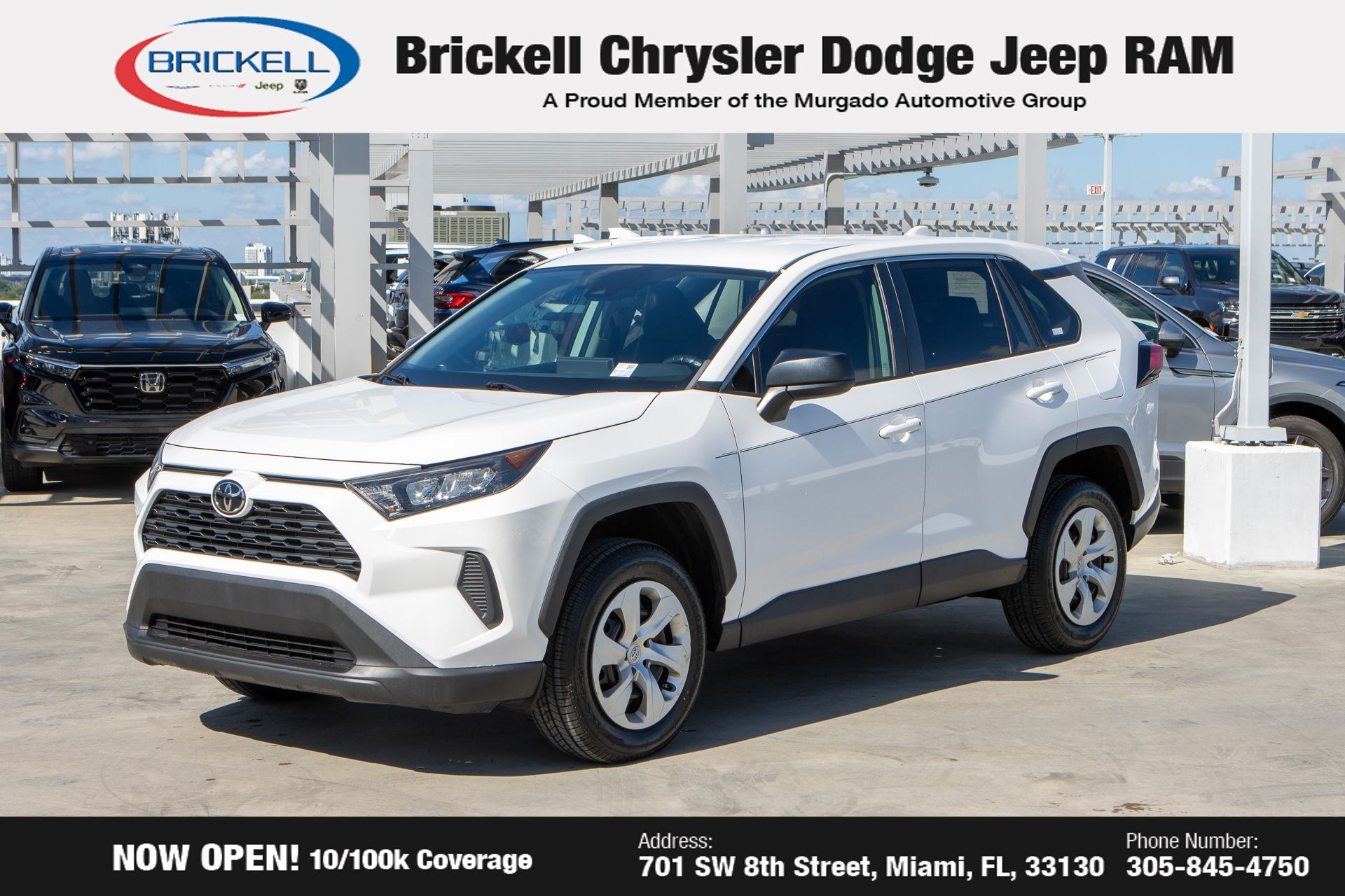 2022 Toyota RAV4 LE's photo