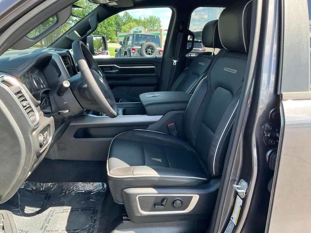 New 2026 Ram 1500 LARAMIE CREW CAB 4X4 5'7 BOX Pickup