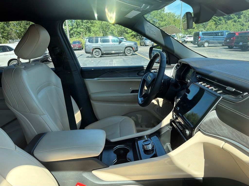 Used 2025 Jeep Grand Cherokee L Limited SUV