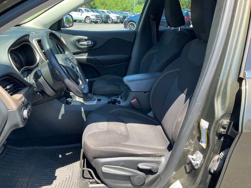 Used 2016 Jeep Cherokee Latitude with VIN 1C4PJMCS6GW119369 for sale in Merrill, WI