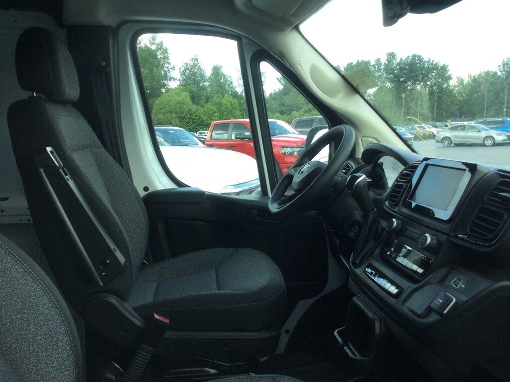 2025 Ram ProMaster 1500 Cargo Van photo 2