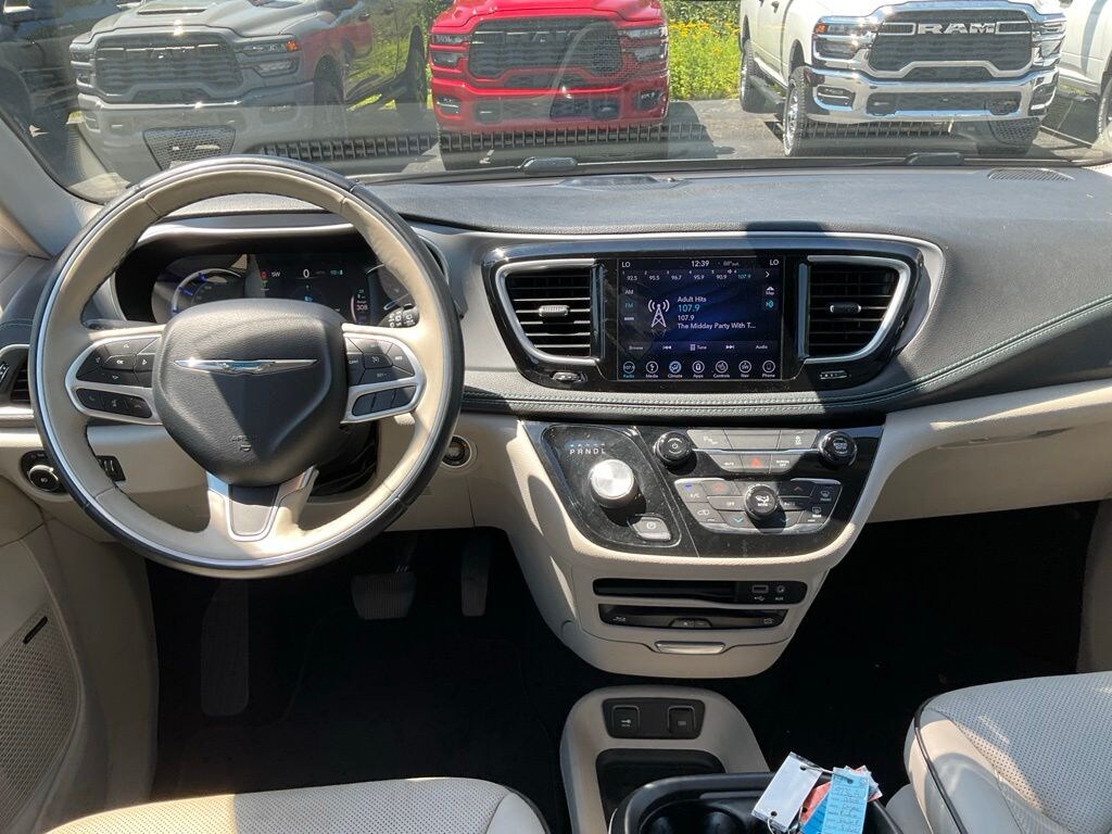 Used 2018 Chrysler Pacifica Hybrid Limited Minivan/Van