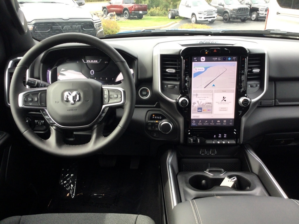 New 2026 Ram 1500 BIG HORN CREW CAB 4X4 5'7 BOX Pickup