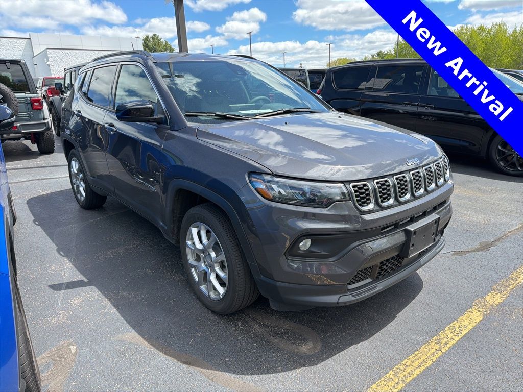 2024 Jeep Compass Latitude Lux 4X4's photo