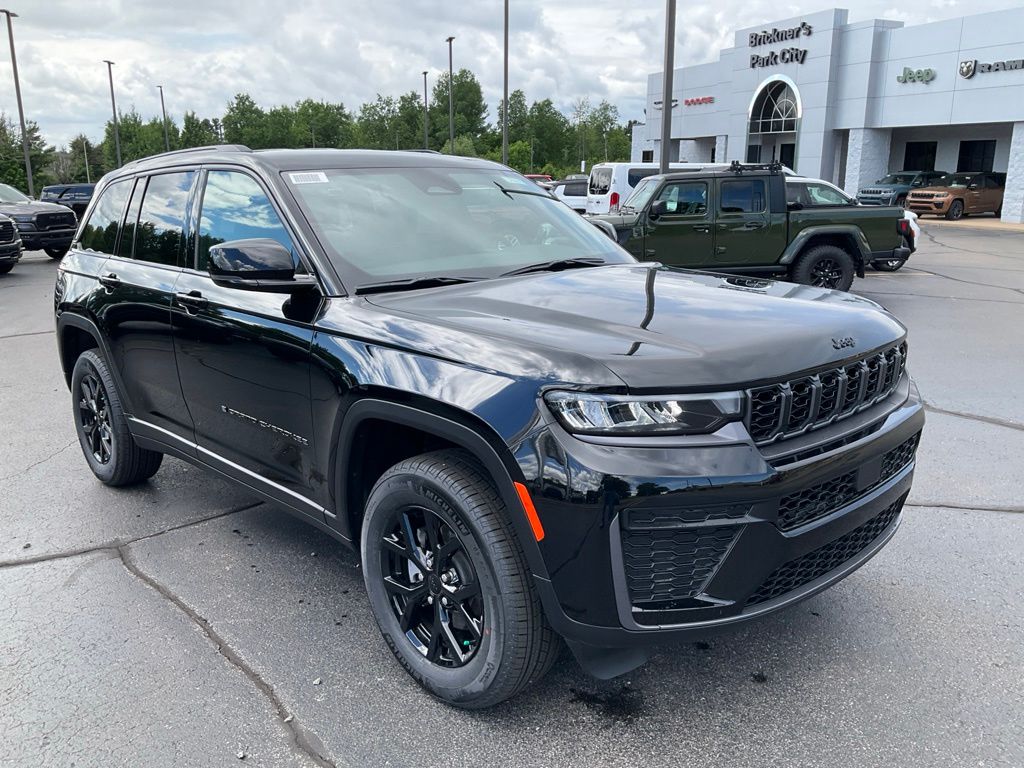 2026 Jeep Grand Cherokee LAREDO ALTITUDE 4X4 Sport Utility