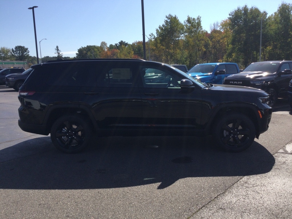 New 2025 Jeep Grand Cherokee L ALTITUDE X 4X4 Sport Utility