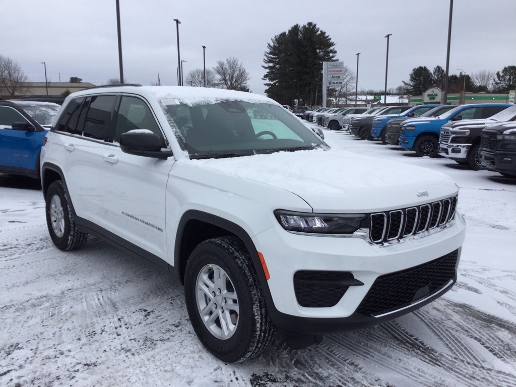 2025 Jeep Grand Cherokee Laredo's photo