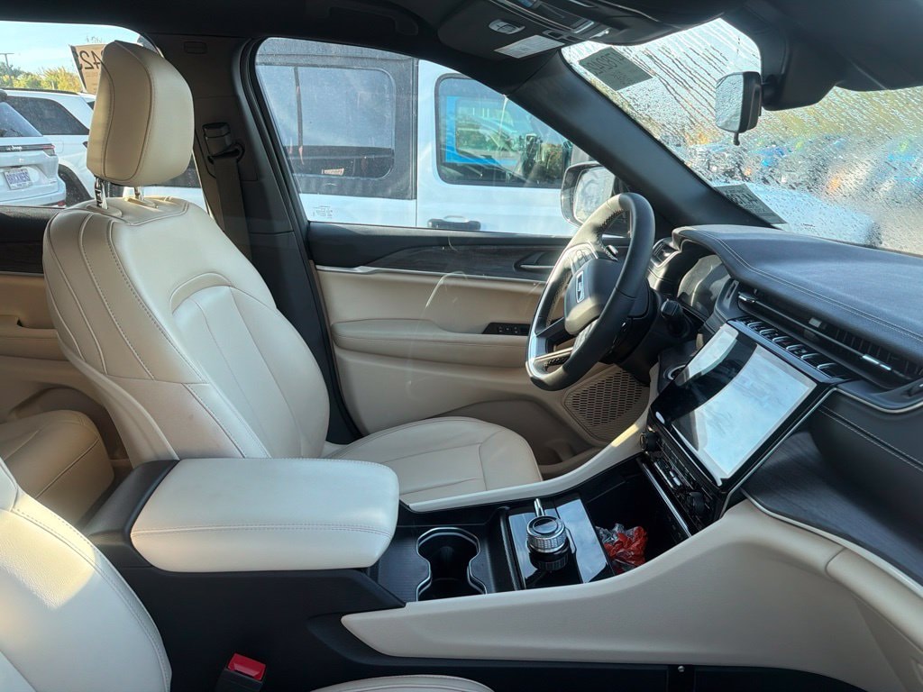 Used 2025 Jeep Grand Cherokee Limited SUV