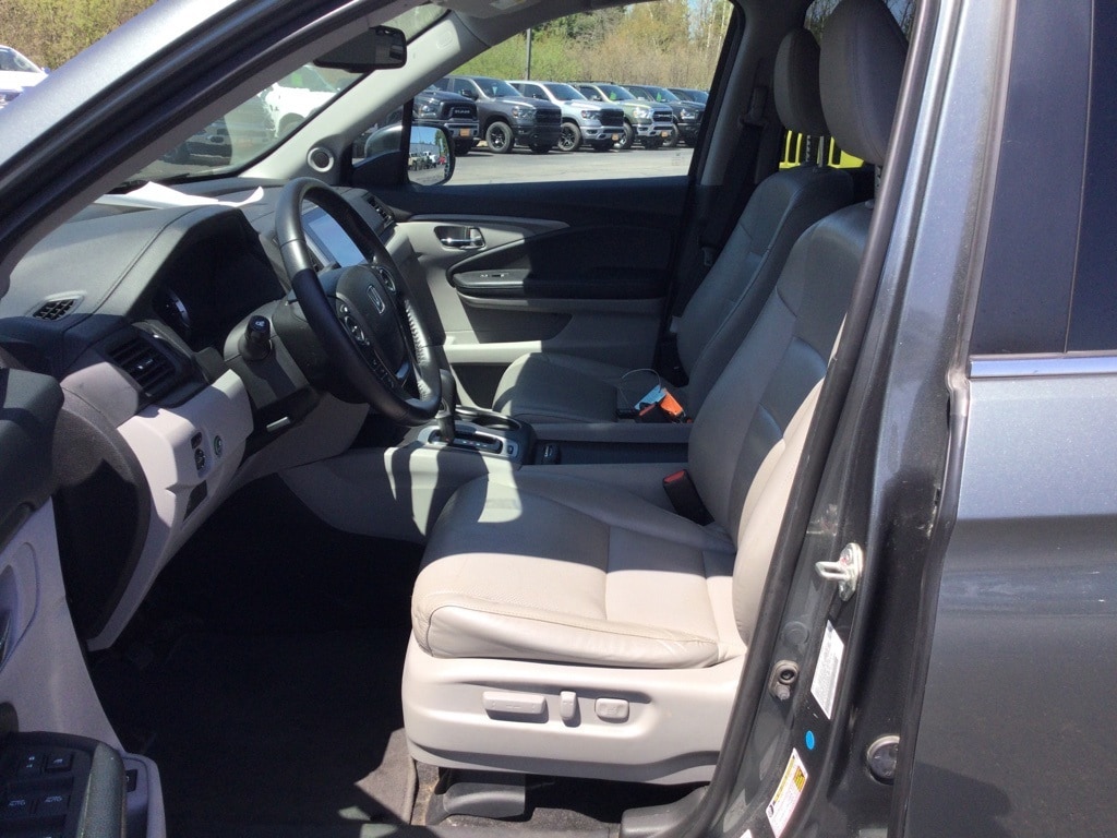 Used 2019 Honda Ridgeline RTL-T with VIN 5FPYK3F69KB038817 for sale in Merrill, WI