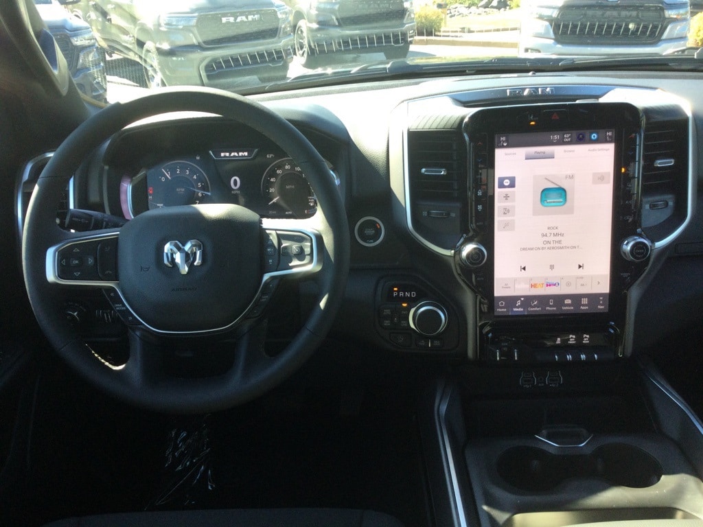 New 2026 Ram 1500 BIG HORN CREW CAB 4X4 5'7 BOX Pickup