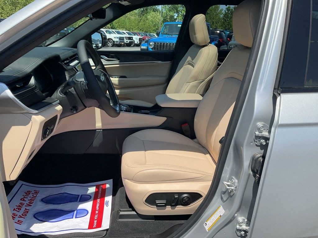 Used 2025 Jeep Grand Cherokee Limited SUV