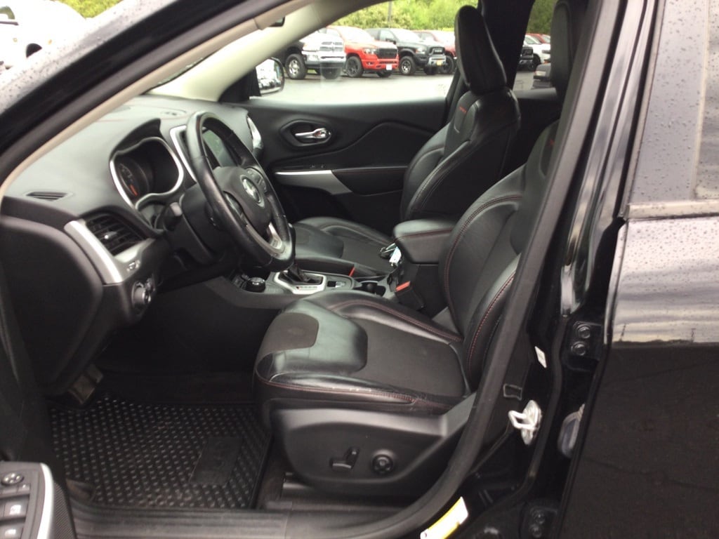 Used 2018 Jeep Cherokee Trailhawk with VIN 1C4PJMBB3JD564009 for sale in Merrill, WI