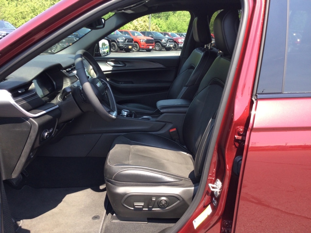 Used 2024 Jeep Grand Cherokee L Altitude with VIN 1C4RJKAG6R8621012 for sale in Merrill, WI