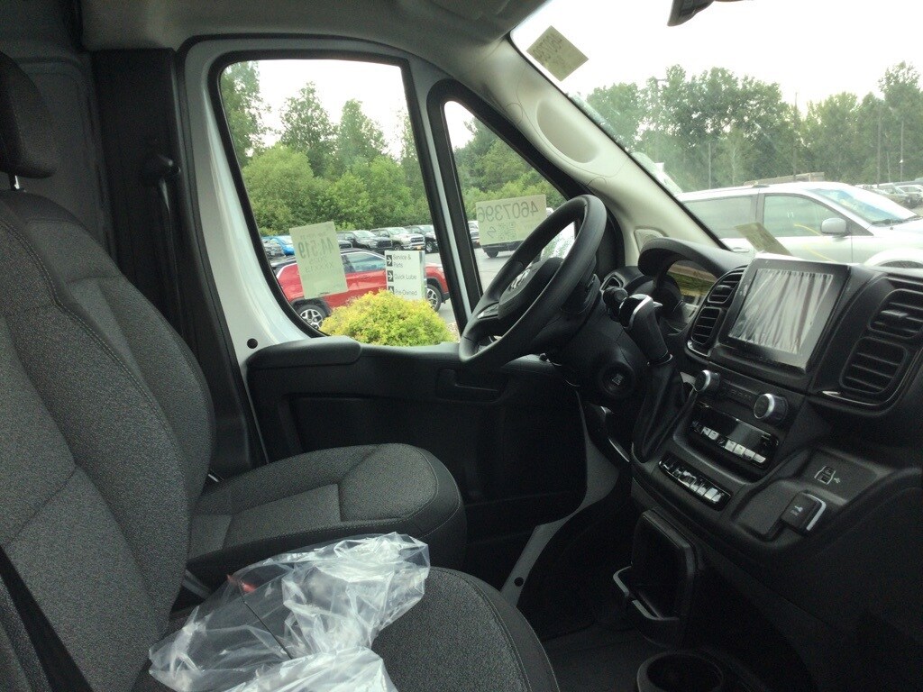 2025 Ram ProMaster 2500 Cargo Van photo 2