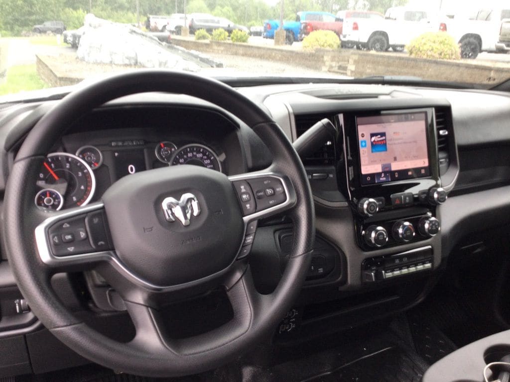 New 2025 Ram 3500 Chassis Cab TRADESMAN REGULAR 4X4 84' CA Pickup