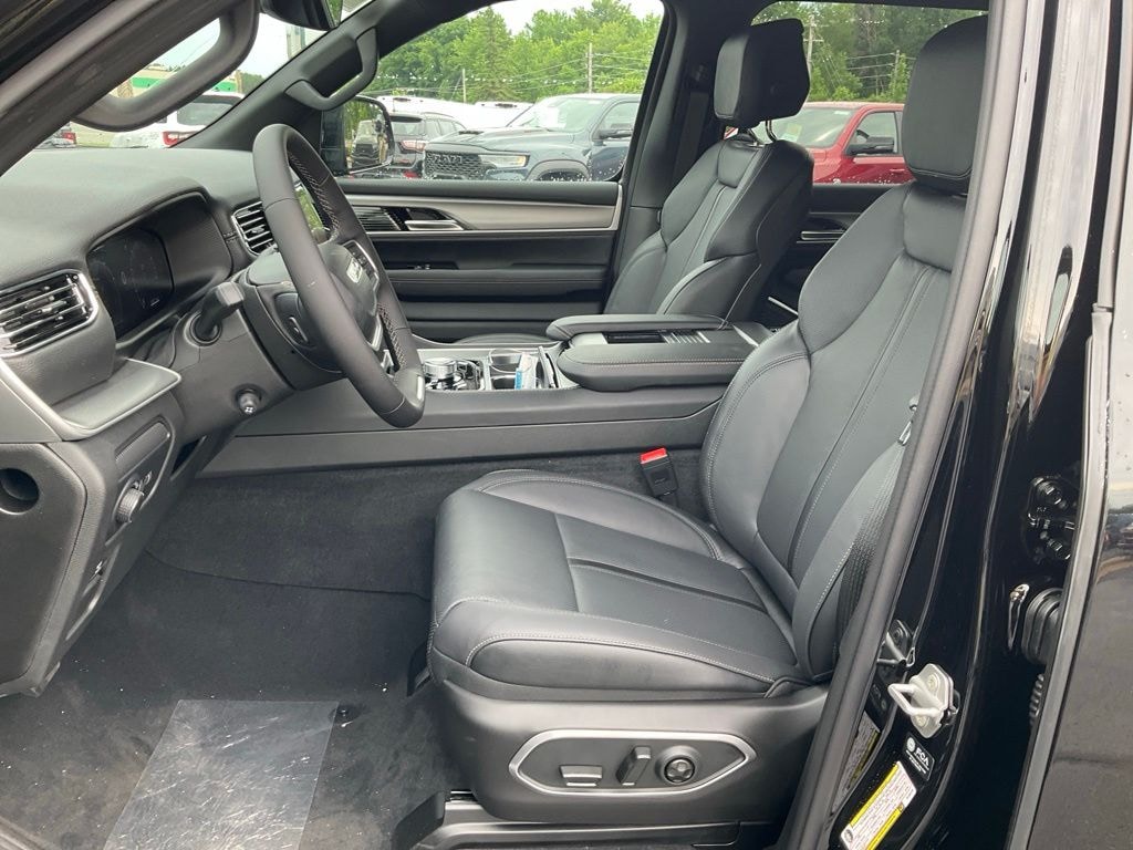 New 2026 Jeep Grand Wagoneer L LIMITED ALTITUDE 4X4 Sport Utility