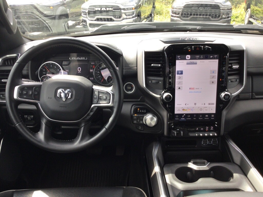 2023 Ram 1500 Laramie photo 3