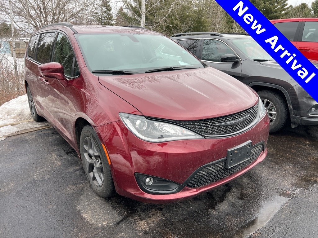 2020 Chrysler Pacifica Touring L Plus's photo