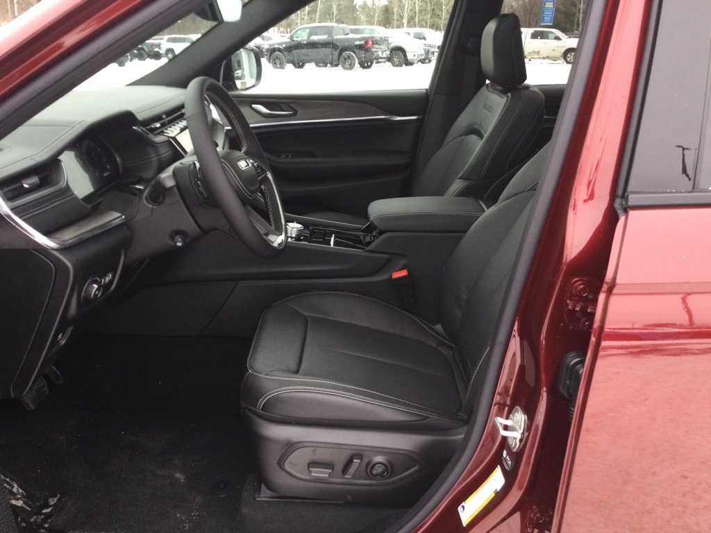 New 2025 Jeep Grand Cherokee OVERLAND 4X4 Sport Utility