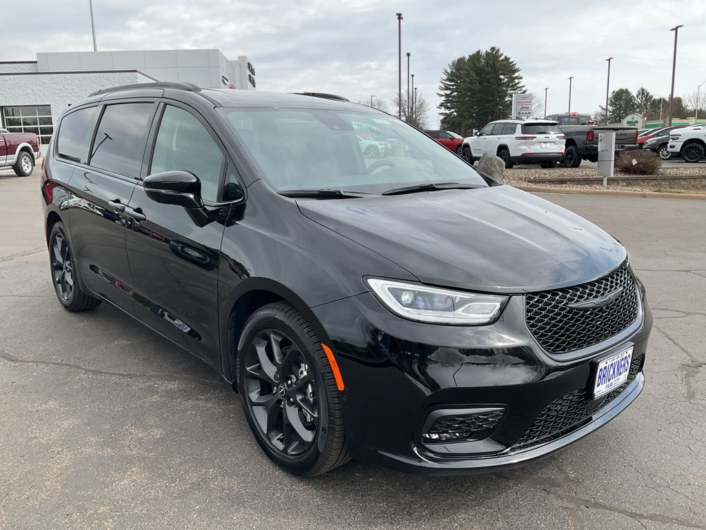 2025 Chrysler Pacifica Limited