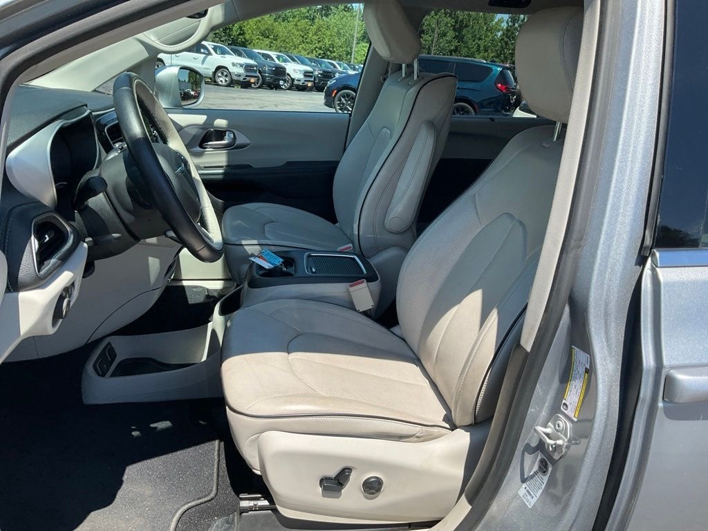 Used 2018 Chrysler Pacifica Hybrid Limited Minivan/Van