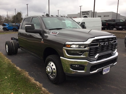2025 Ram 3500 Tradesman Cab/Chassis