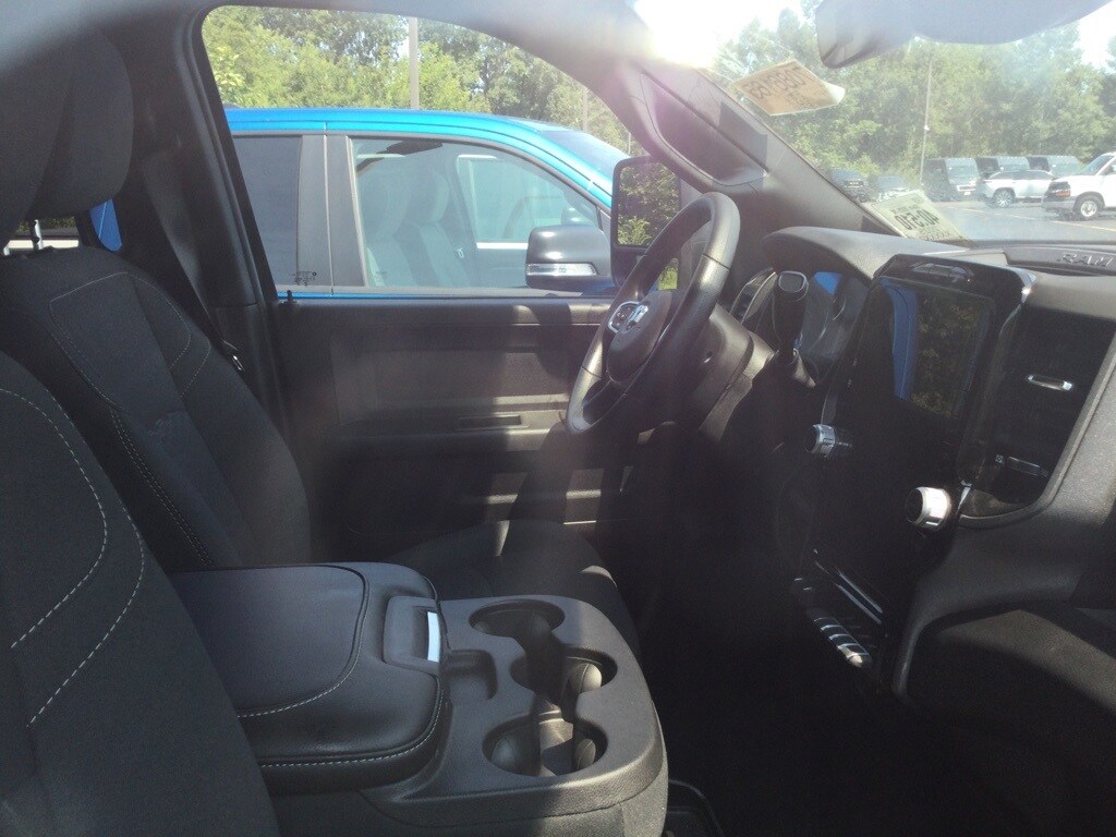 2025 Ram 2500 Tradesman photo 2